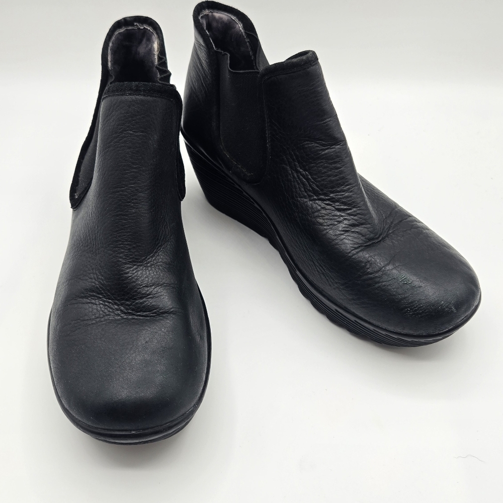 Skechers | Black Curtail 2" Wedge Boots Slip On Size 9